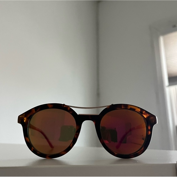 ROUND CAT-EYE MIRRORED TORTOISE SHELL SUNGLASSES - Picture 6 of 6